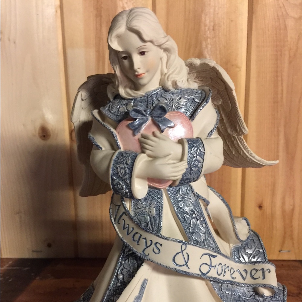 Sarah’s Angels “Nancy” Collectible Angel Music Box